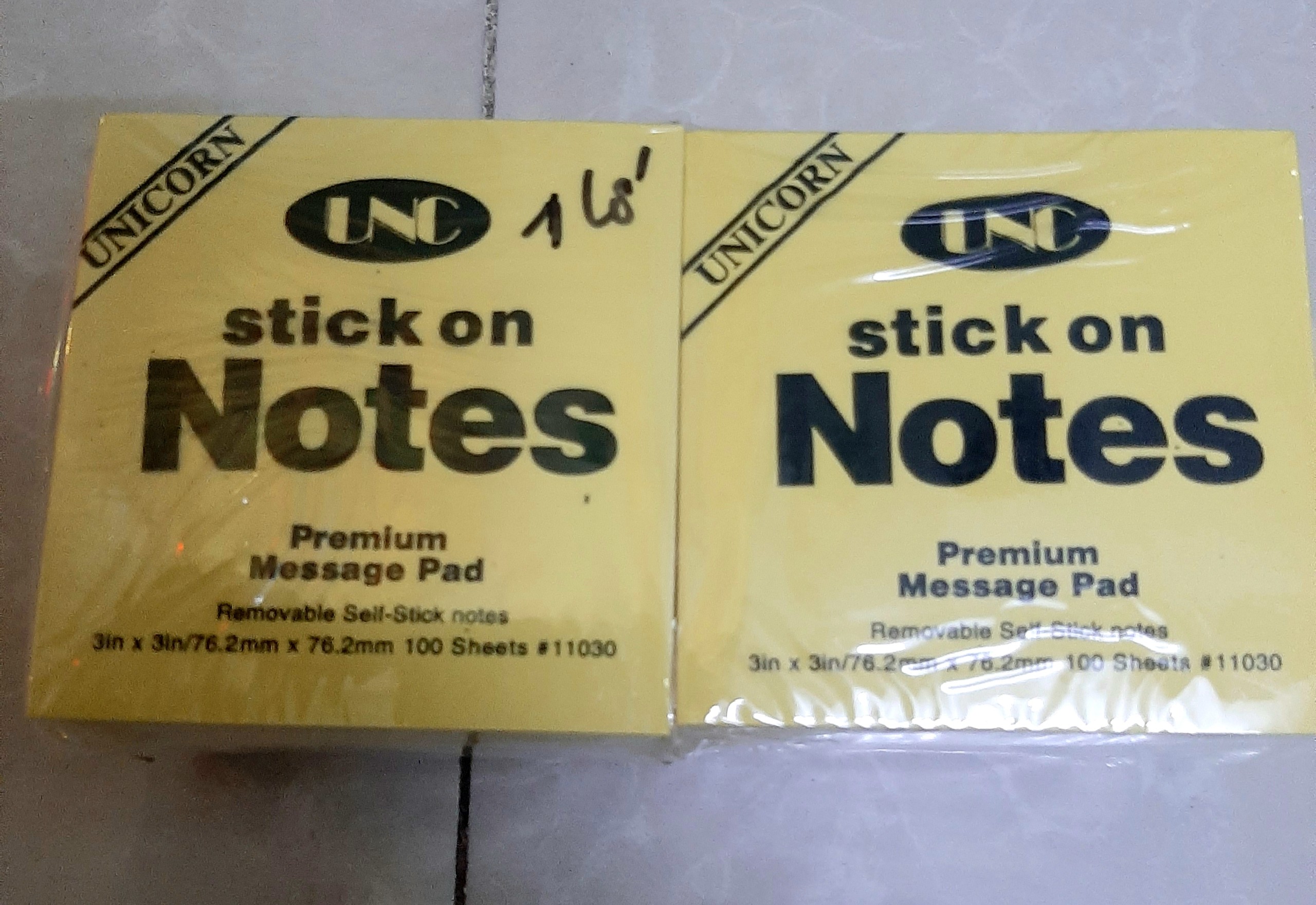 1 lố gồm 12 xấp giấy note vàng 3*3