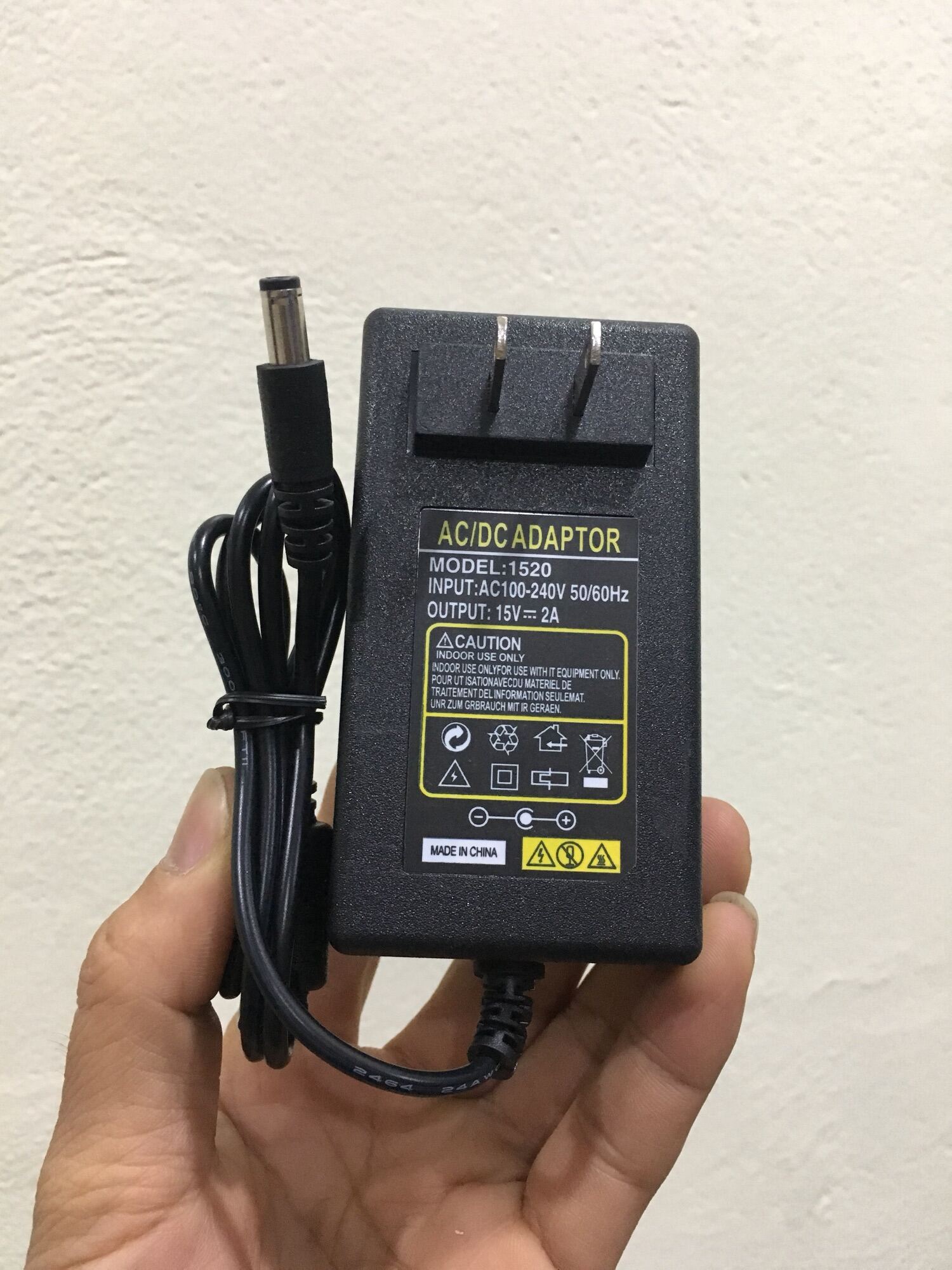 Sạc loa kéo 15v 2A dùng cho các loại loa kéo sạc rời.