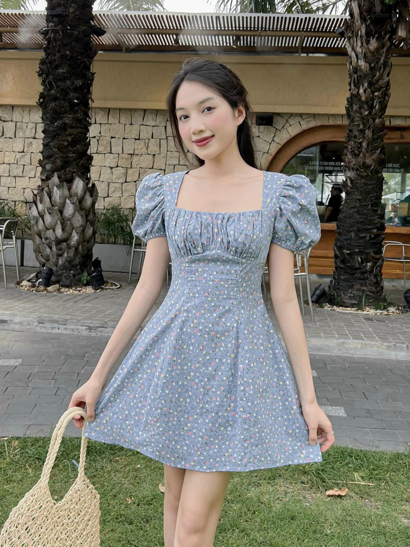 Đầm LYSIA - Đầm hoa cổ vuông nhún ngực