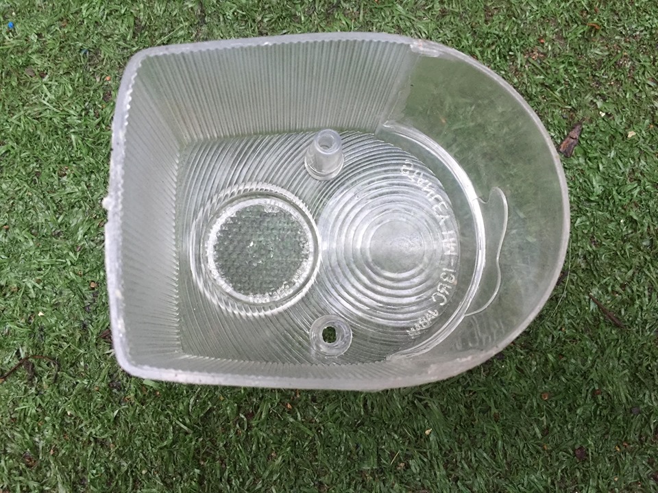 chụp láy (chụp đèn hậu) cub cánh én-nhựa trắng
