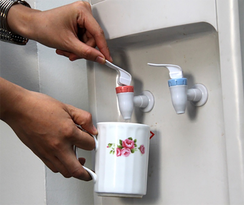 Vòi nước thay thế máy nước nóng lạnh