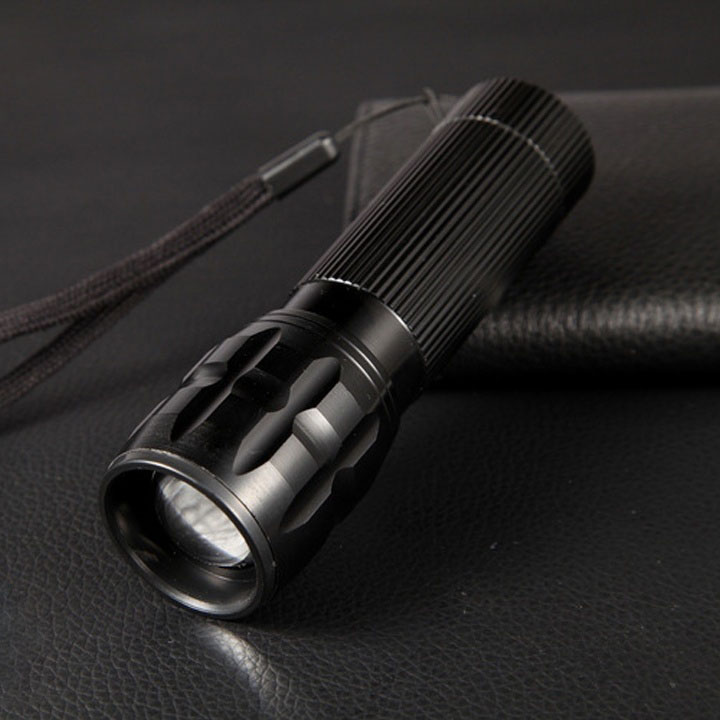 Đèn pin chiếu xa siêu sáng police - GD0936