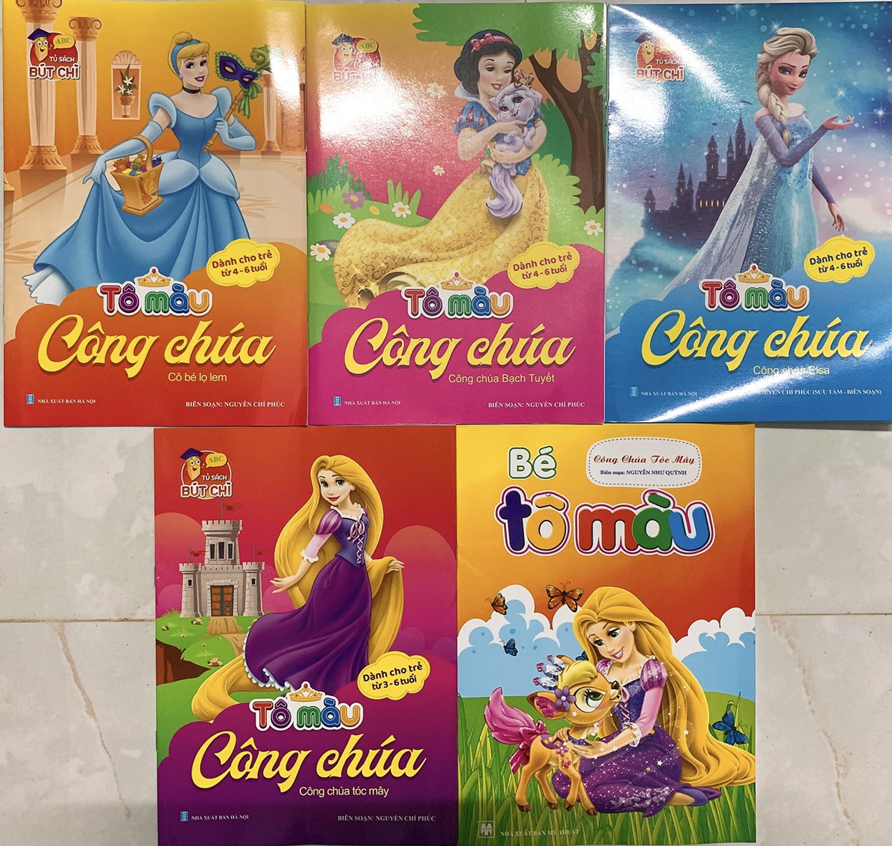 Sách - Tô màu công chúa (5 quyển) + bán kèm sáp màu