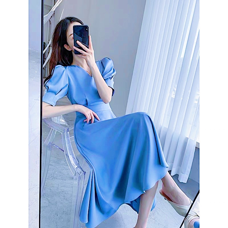 Đầm xanh cổ V form dài