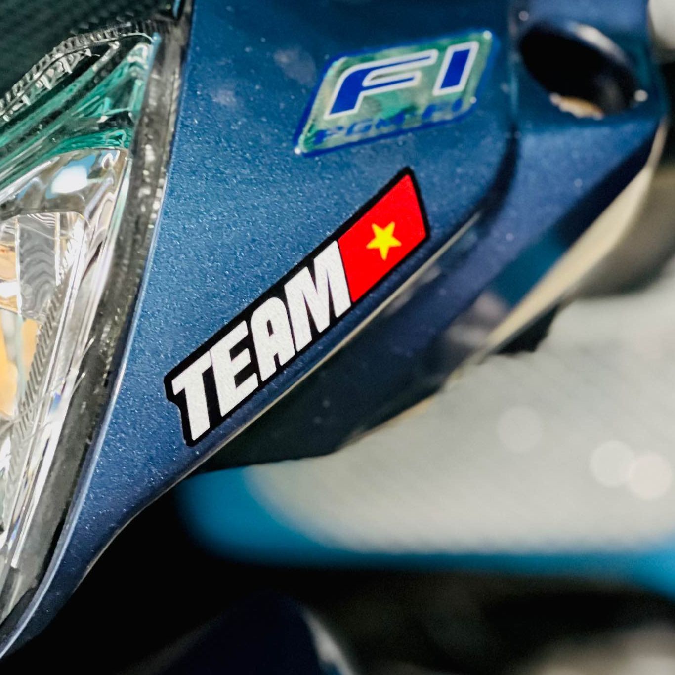 Tem Logo Sticker Chữ Team Phản Quang Dán Trang Trí Xe