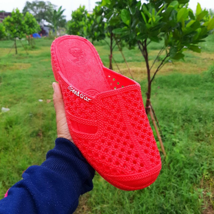 Plastic Honeycomb Slippers with Closed Toe for Rain