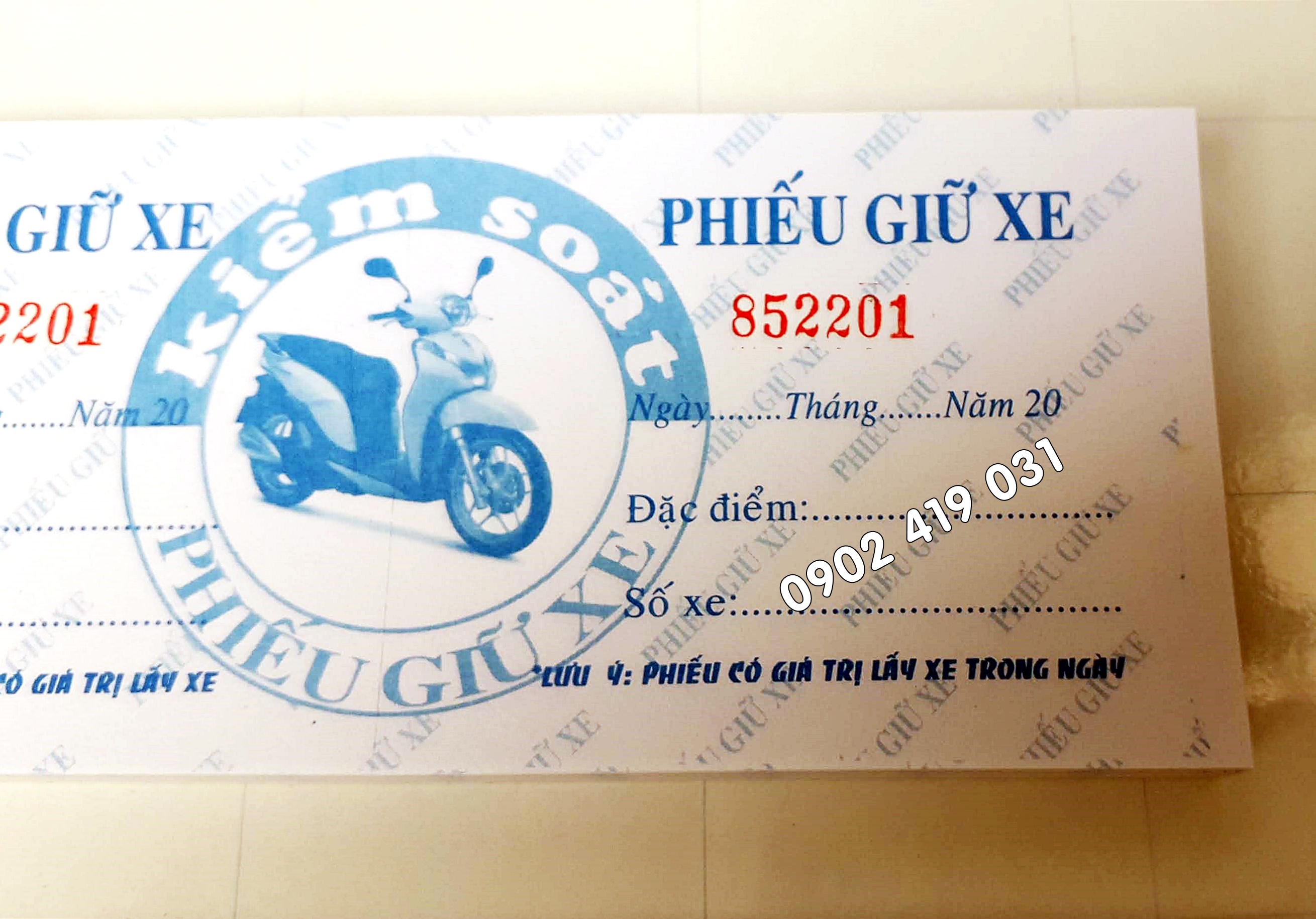 Phiếu Giữ Xe in sẵn - Set 10 Cuốn [ 7x16cm 100 tờ 1 cuốn ]