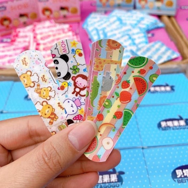 Combo 100 miếng dán y tế, băng gạc cá nhân hình siêu dễ thương