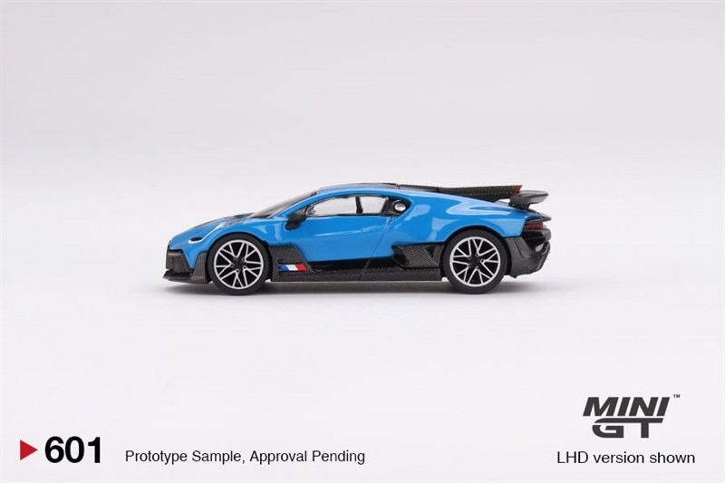 Mô hình xe Bugatti Divo Blue 2022 tỉ lệ 1:64 MiniGT