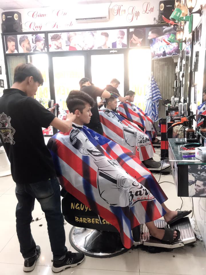 Áo choàng cắt tóc Barber sọc cờ Mỹ