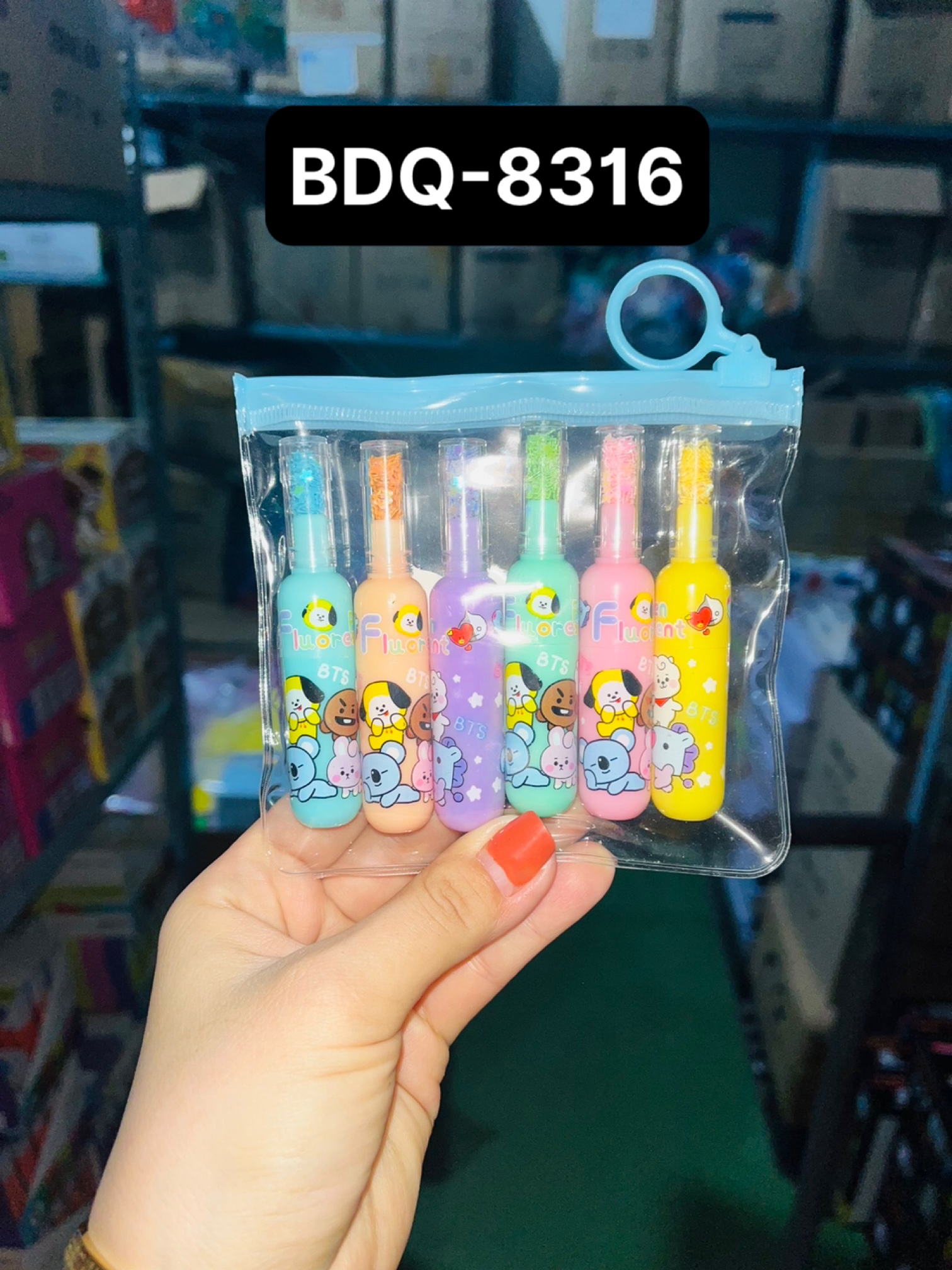 Bút dạ quang kiểu 6 cây 6 màu (736,709,836,1230,729,716)