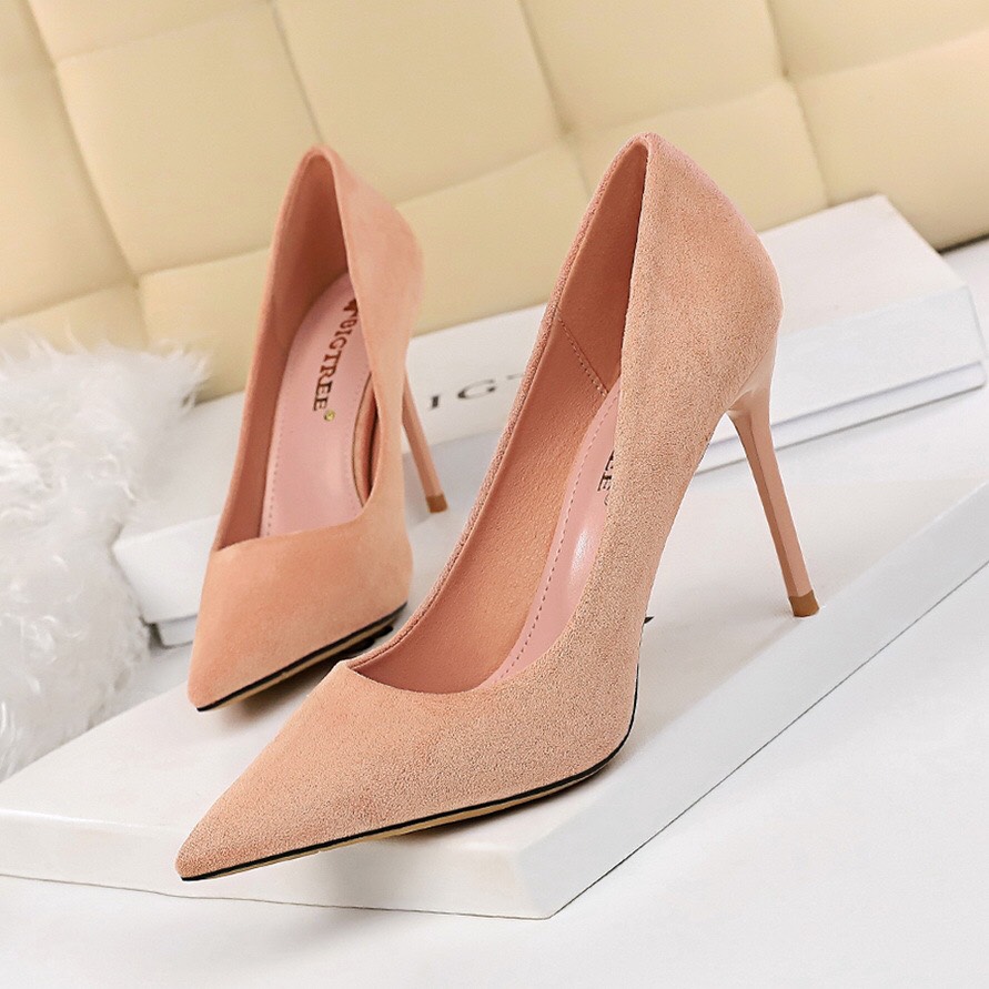 822-2 HIGH HEELS BIG TREE
