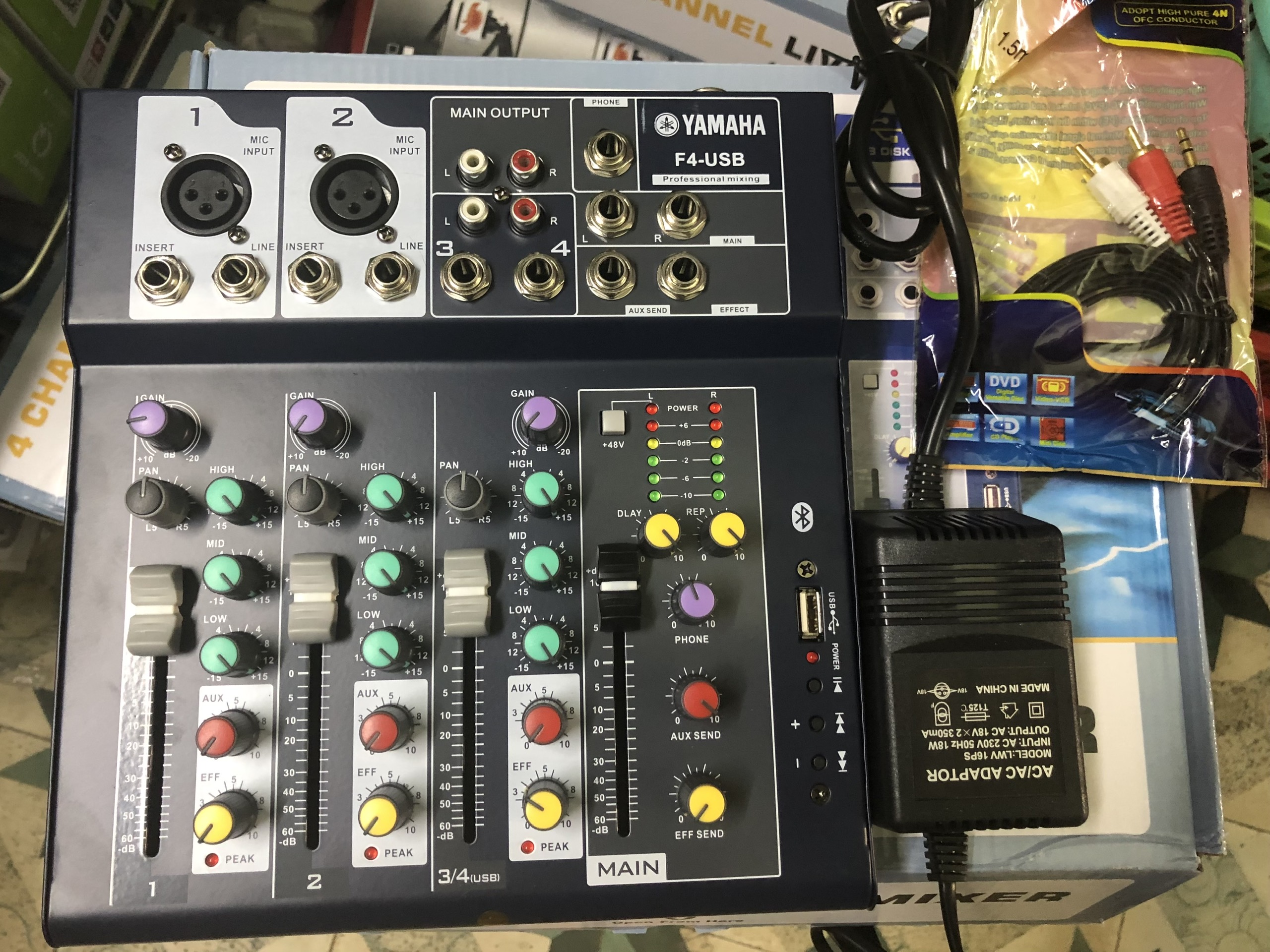 Bàn Trộn âm thanh mixer F4-USB co Bluetooth