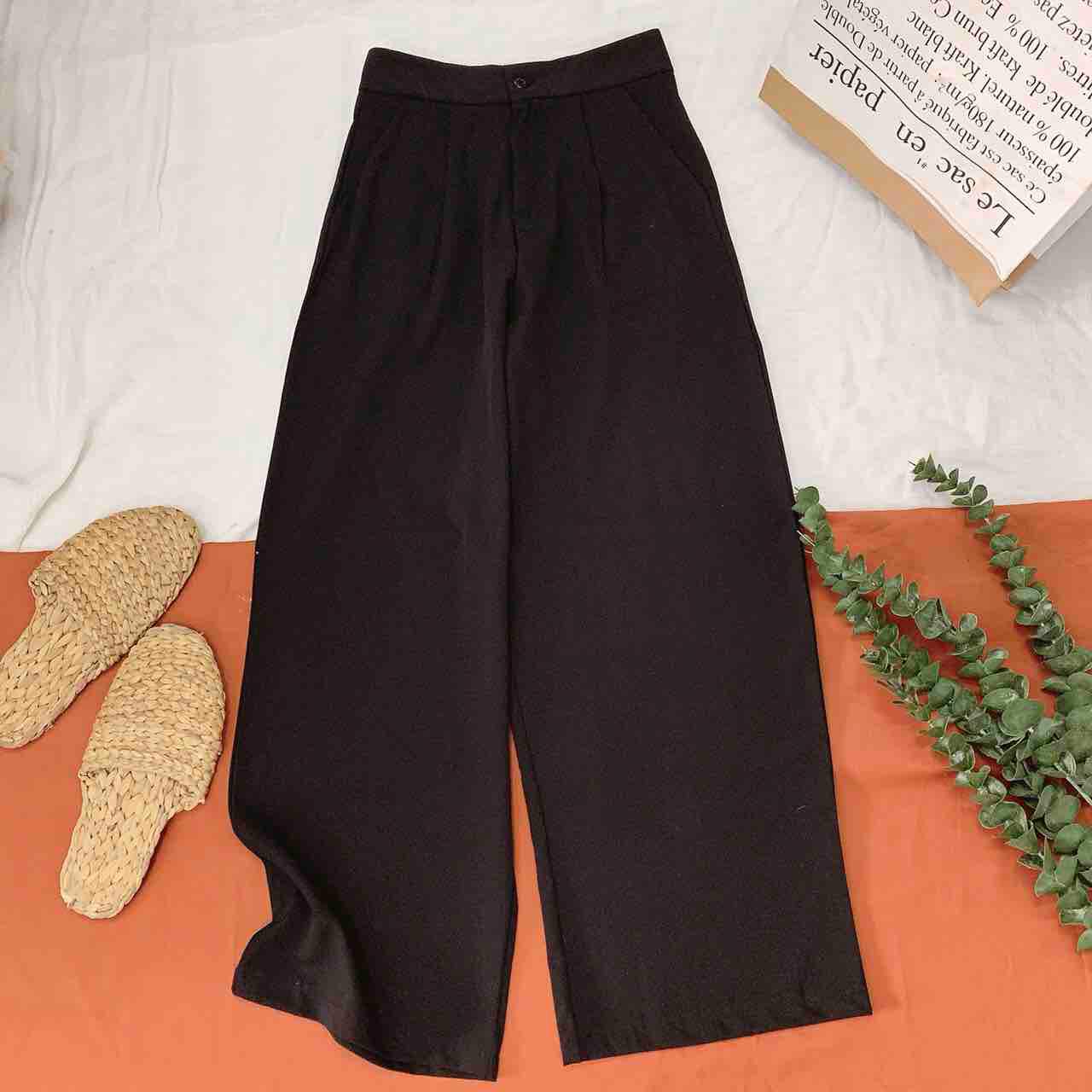 QUẦN CULOTTES ĐEN NÚT