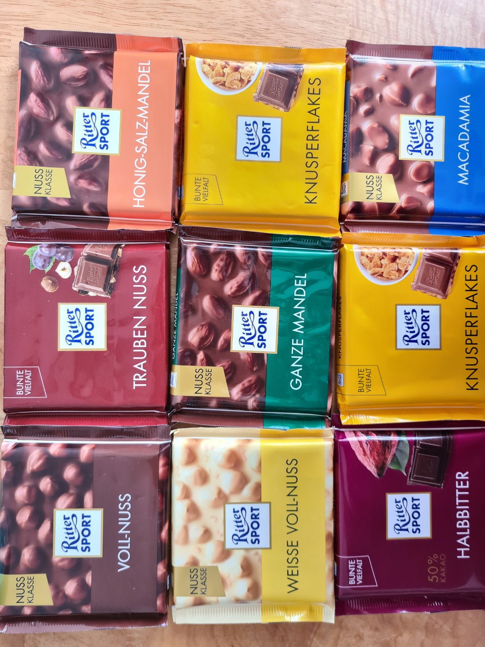 Socola Ritter Sport Nho khô hạt dẻ 100gr
