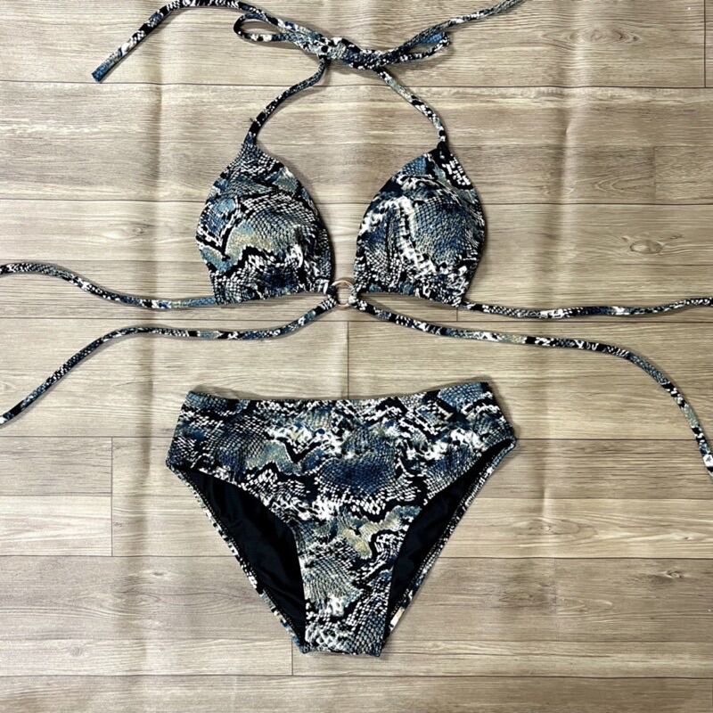 Set bikini da rắn phối khoen sexy.