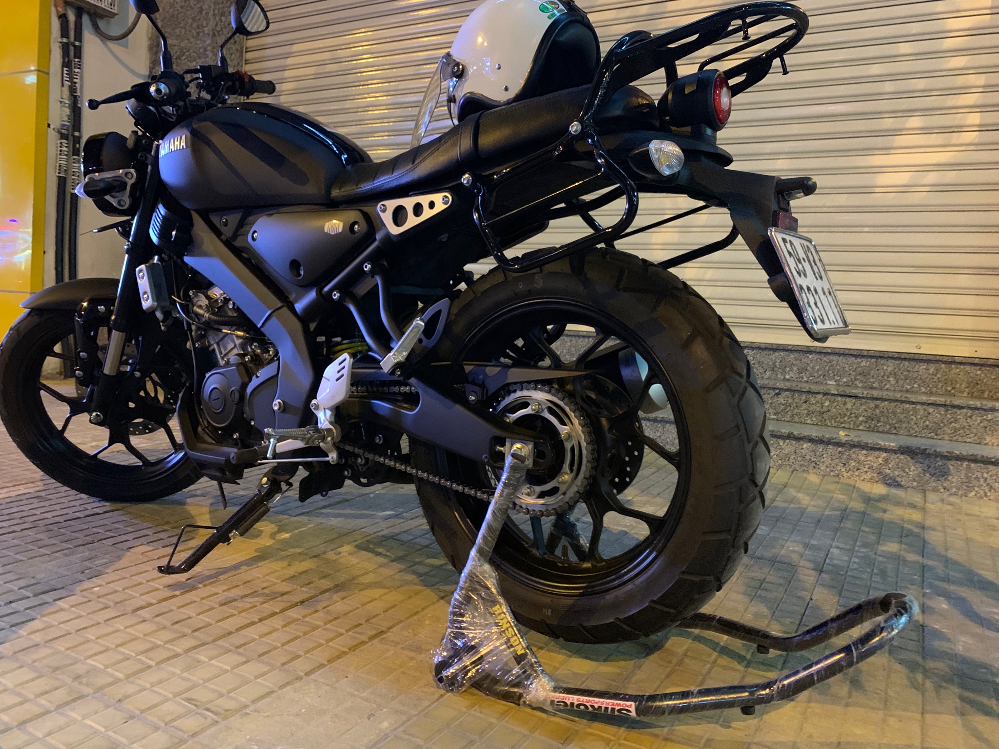 Ben nâng xe moto
