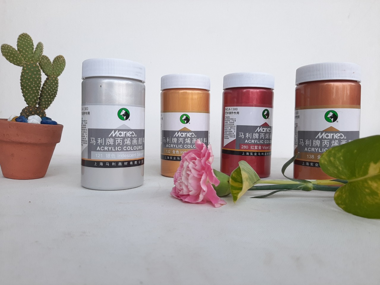 Màu nhũ và màu mino maries acrylic 300ml