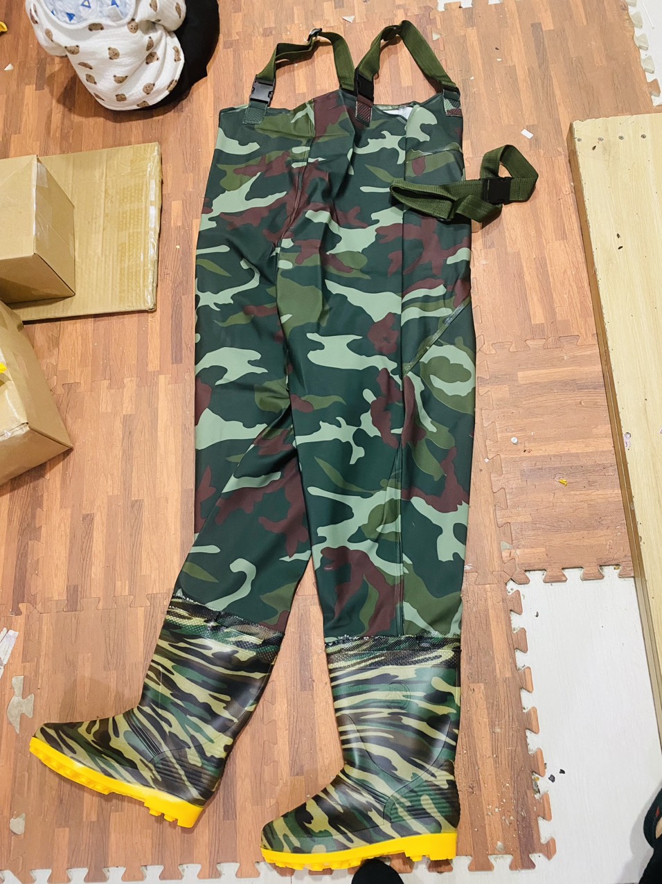 Ủng yếm lội nước HS