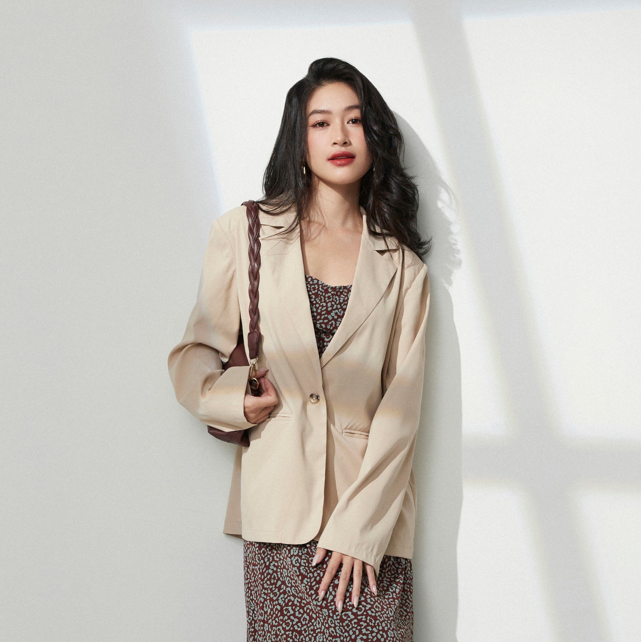 [NHẬP MÃ D10FALAZSOCIAL40K GIẢM NGAY 20%  ] Áo blazer Maybi form rộng hai màu