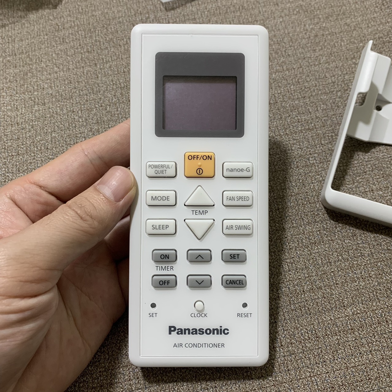 Điều khiển điều hoà Panasonic chính hãng, kèm đế, remote máy lạnh panasonic 1 chiều, 2 chiều hàng zin theo máy, mới 100%