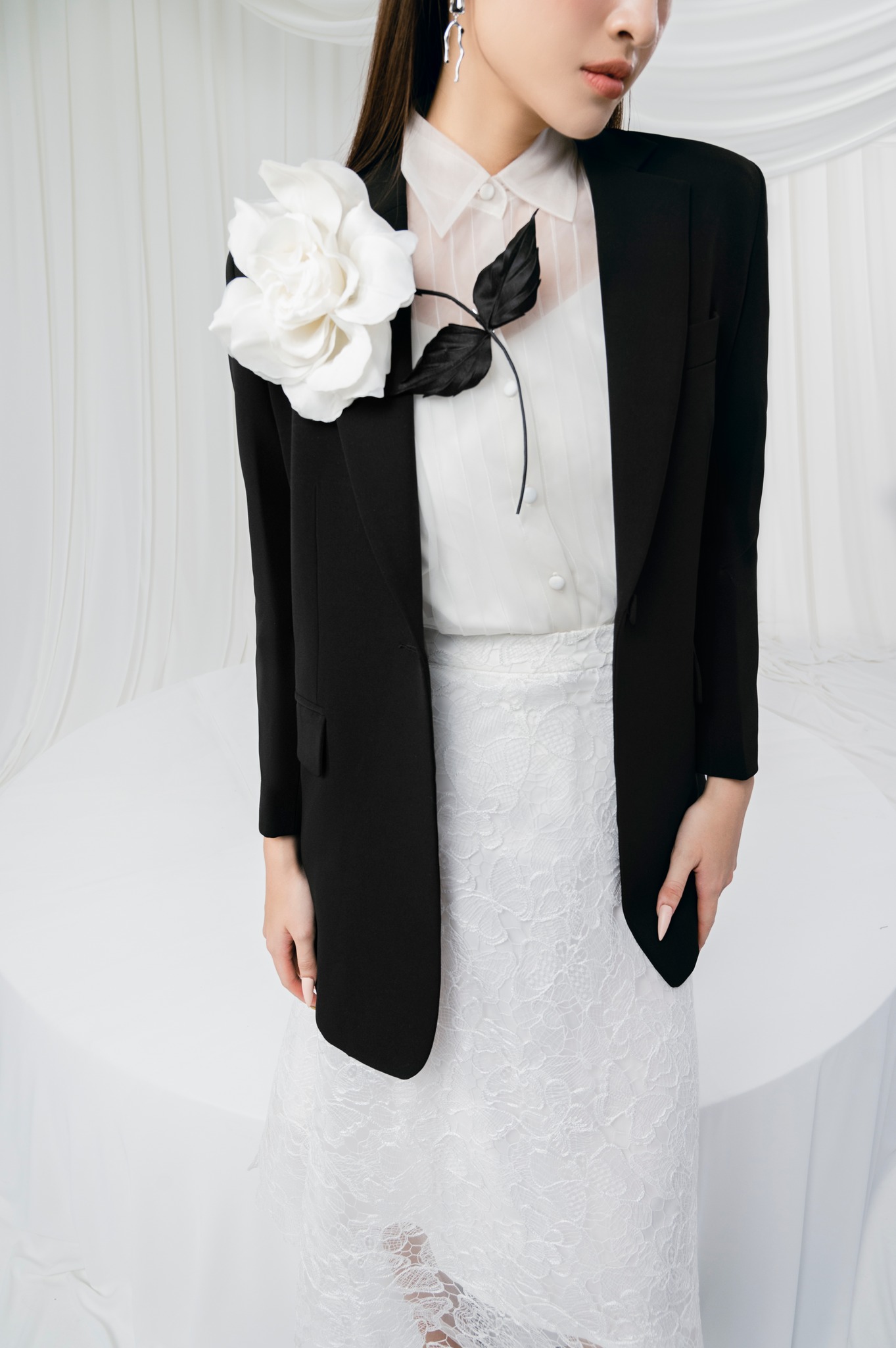 SET VEST CHÂN VÁY REN HUBBY