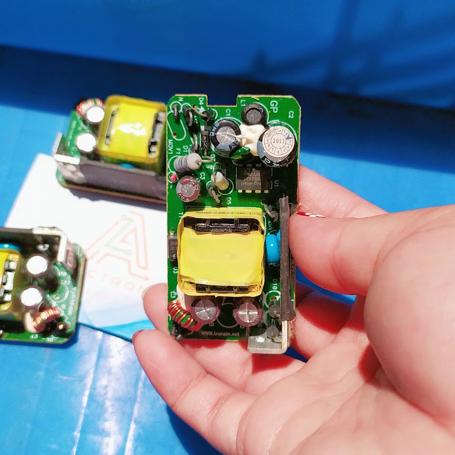 Nguồn rời 5V 2A không vỏ