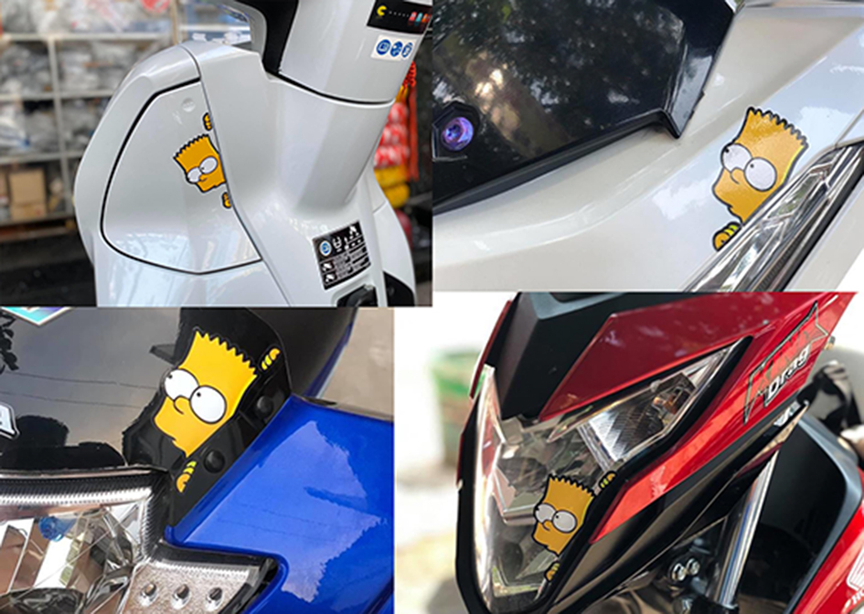 [HCM]2 TEM LOGO STIKER SIMPSON DÁN BIỂN SỐ XE