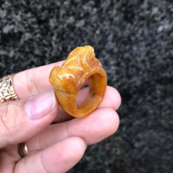Nhẫn tỳ hưu cẩm thạch vàng hàng thiên nhiên