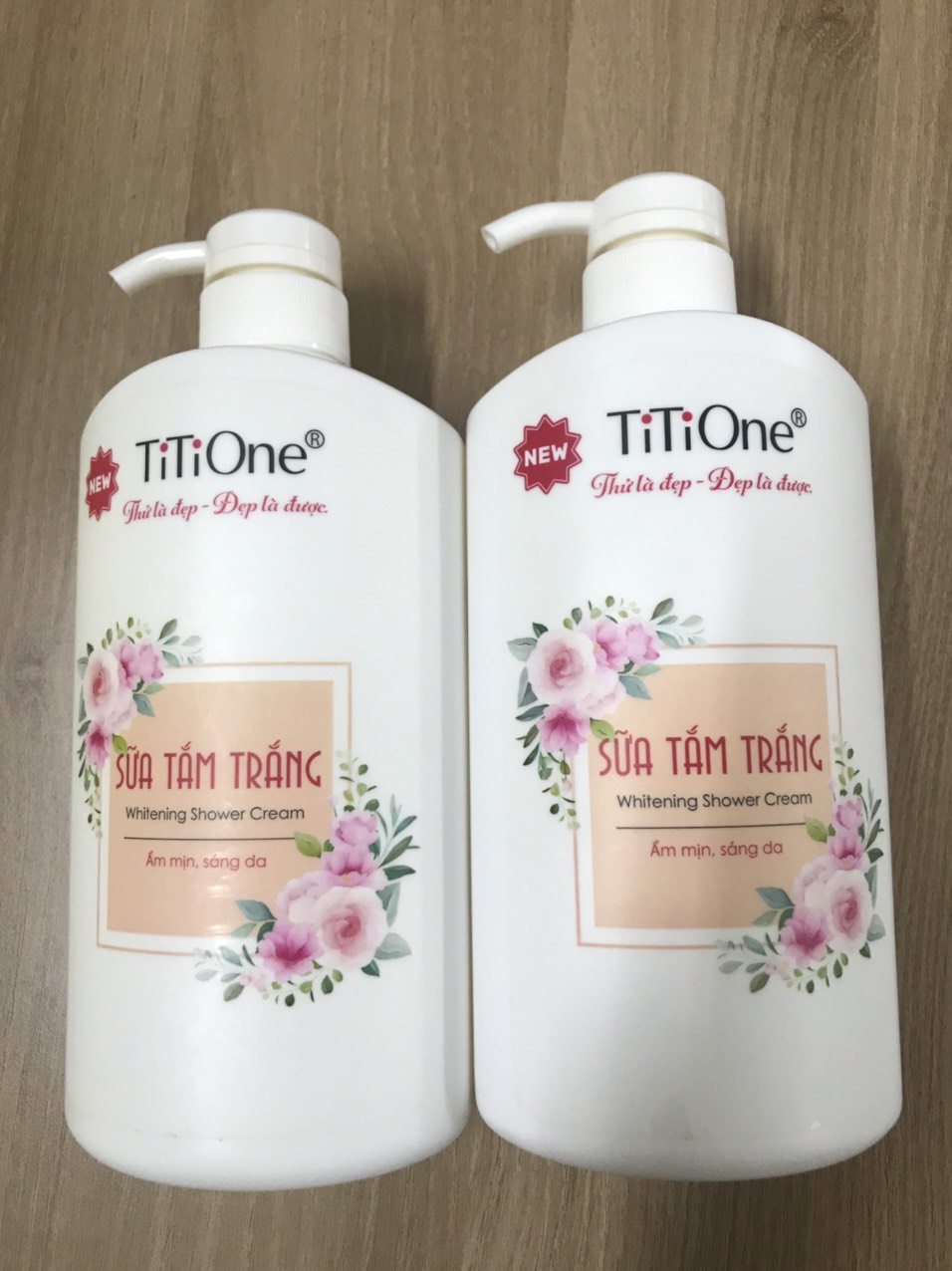 Sữa tắm trắng Titione 750ml