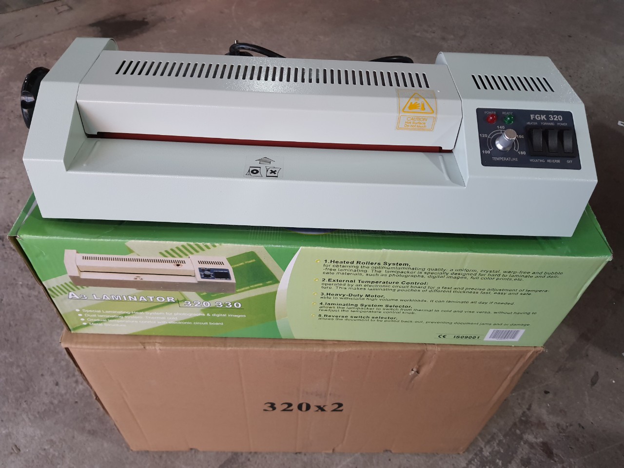 Máy ép plastic khổ A3 FGK 320