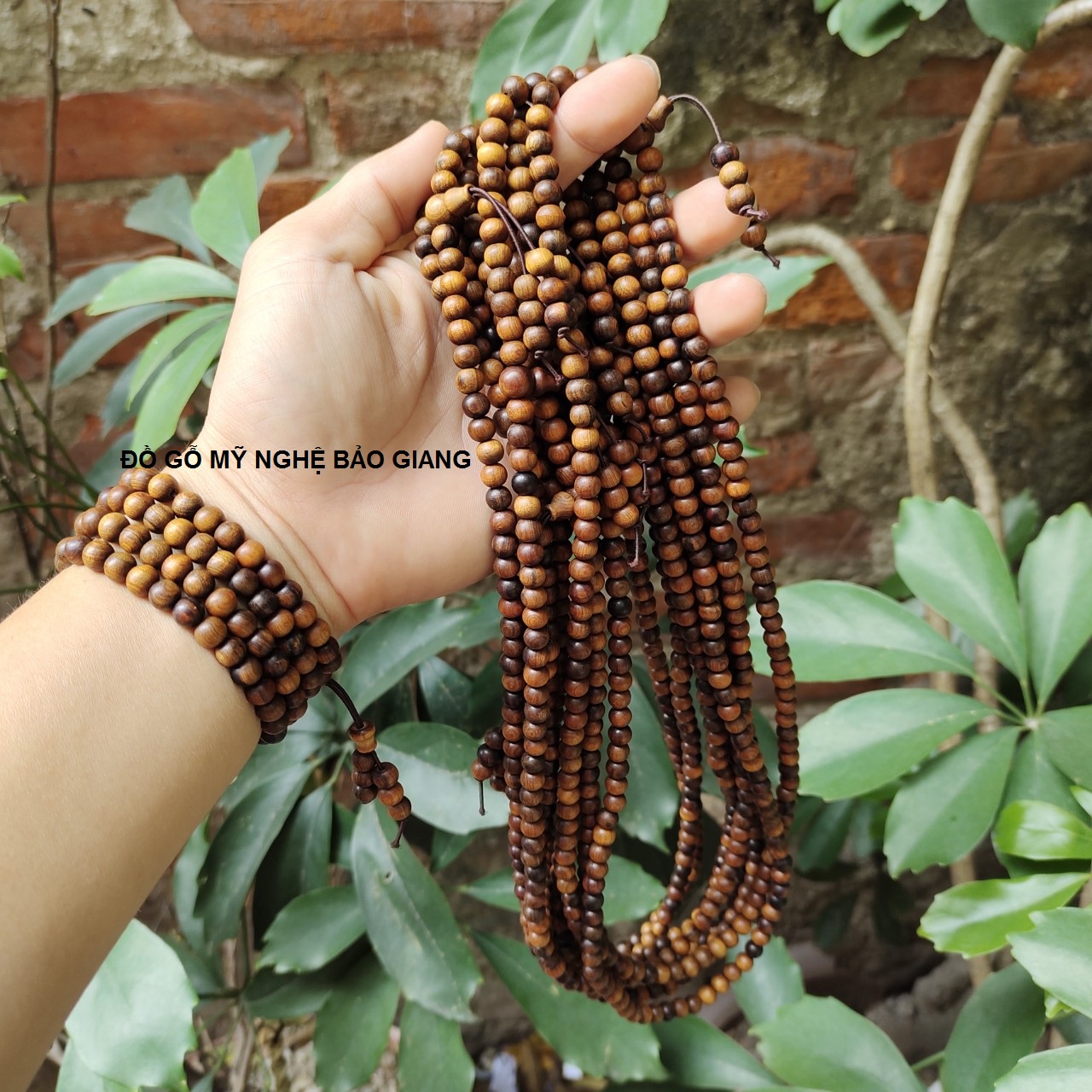 Vòng tay 108 hạt gỗ bách xanh size 6ly
