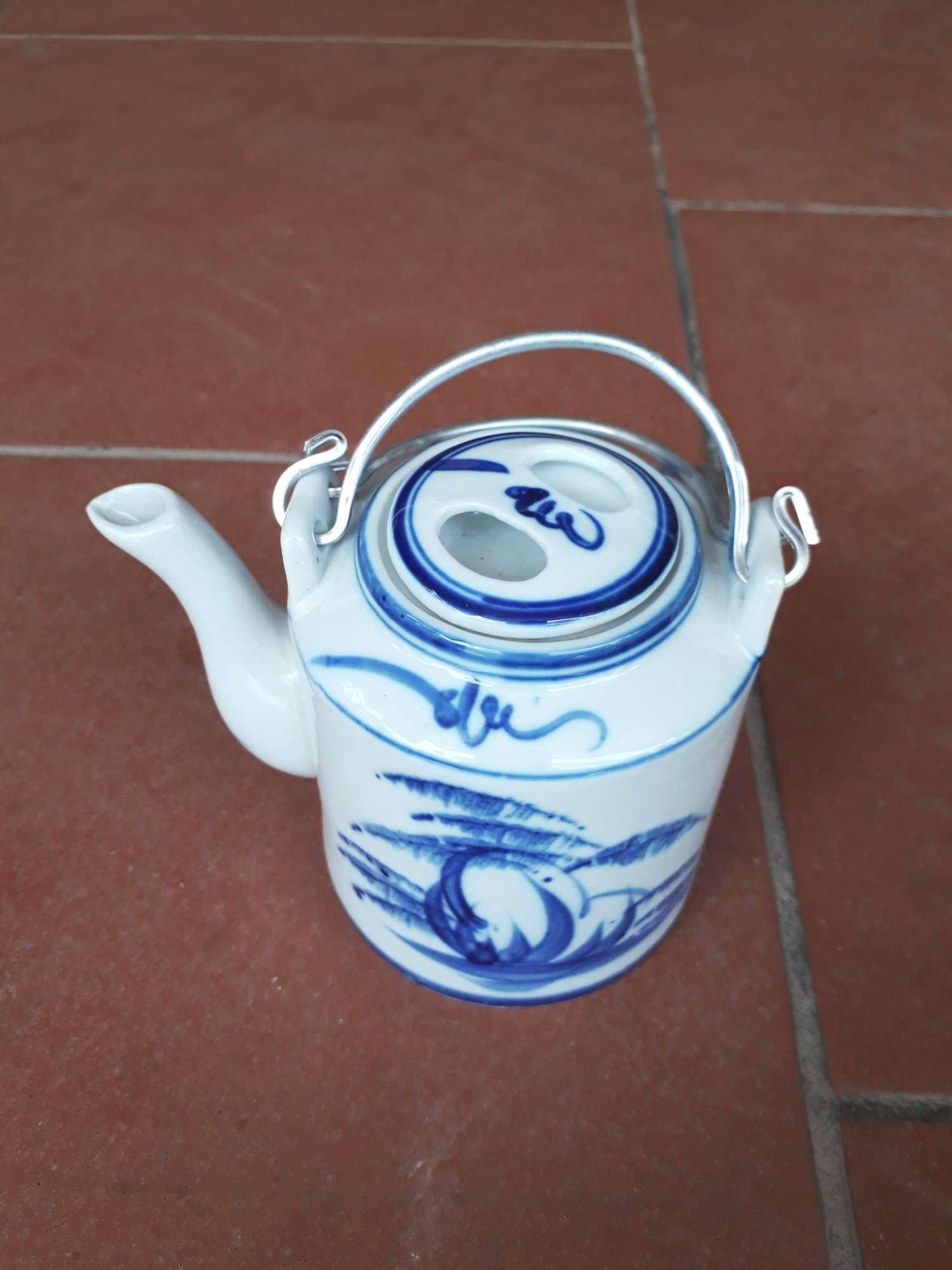 Giỏ ủ ấm kèm tích trà 500ml