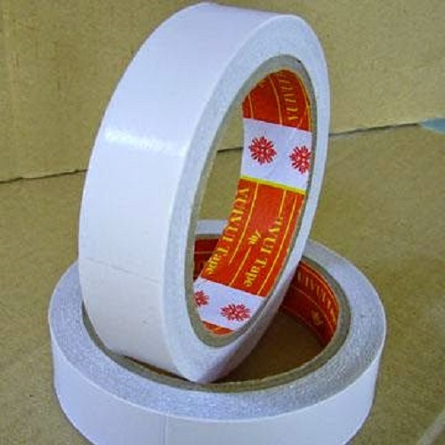 [1 cuộn] Băng keo 2 mặt màu trắng. Khổ 2.5F. Dài 23 yard