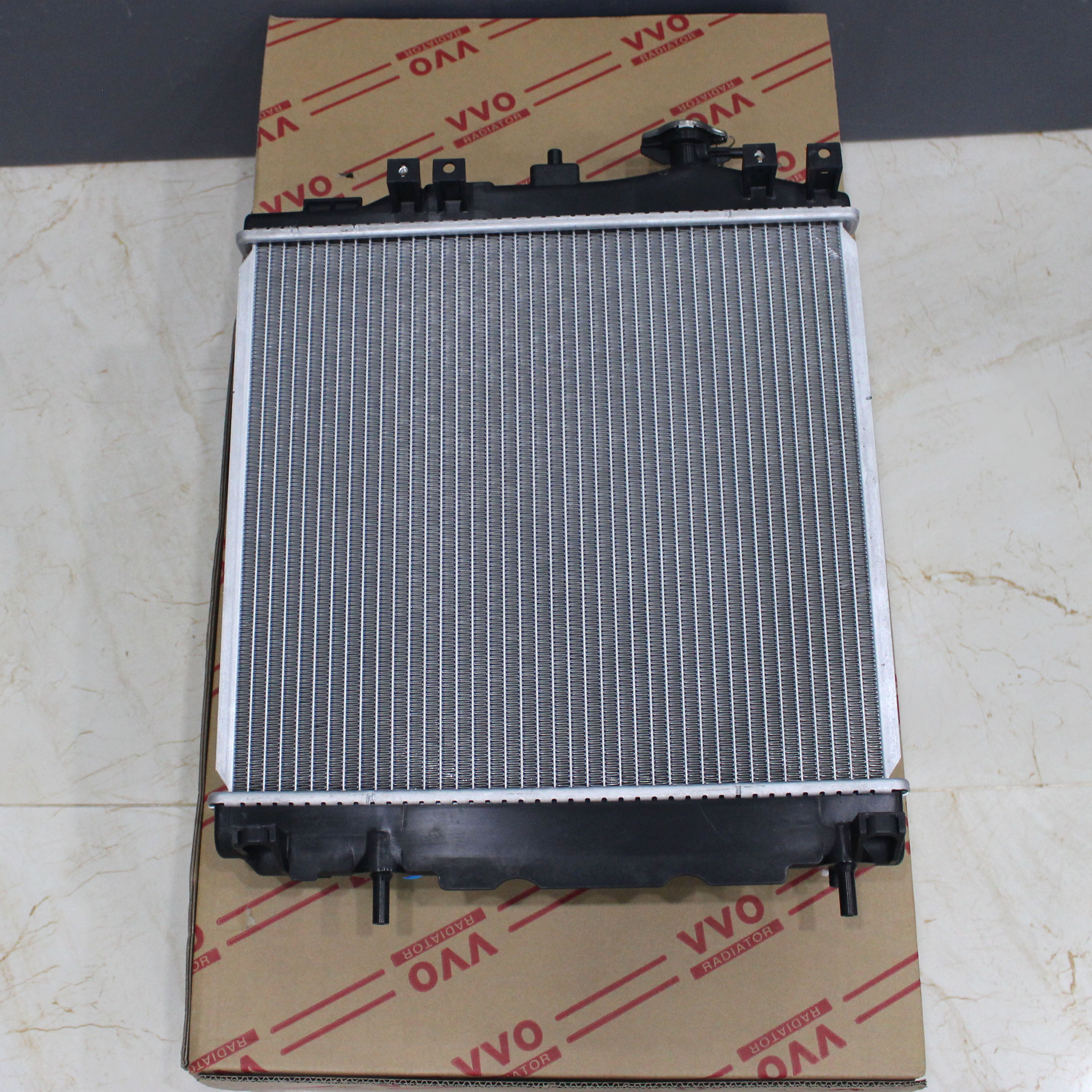 Két nước Mitsubishi Mirage, số sàn