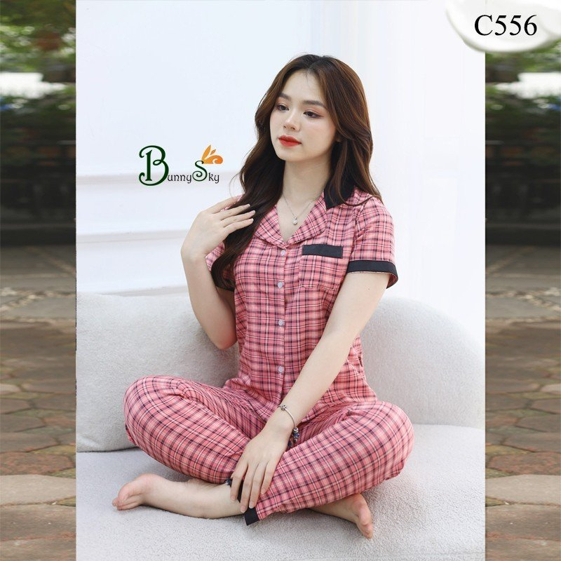 Sét đồ bộ mặc nhà chất lụa mềm mịn,họa tiết lạ, nhiều mầu để khách lựa chon.