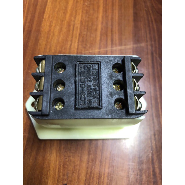 [VN] Công tắc tắt/bật 220V