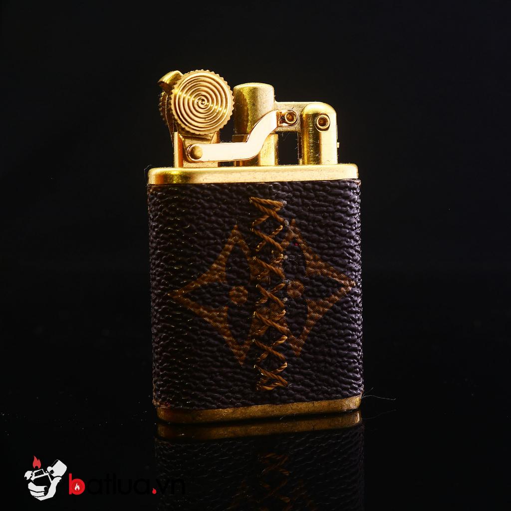 Bật Lửa Xăng Đá Louis Vuitton
