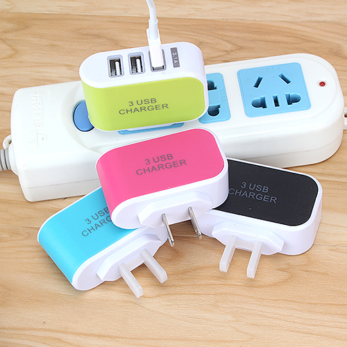 Đầu sạc tích hợp 3 cổng usb có thể sạc lên 3 thiết bị đồng thời thiết kế nhỏ gọn dòng điện chuẩn ổn định