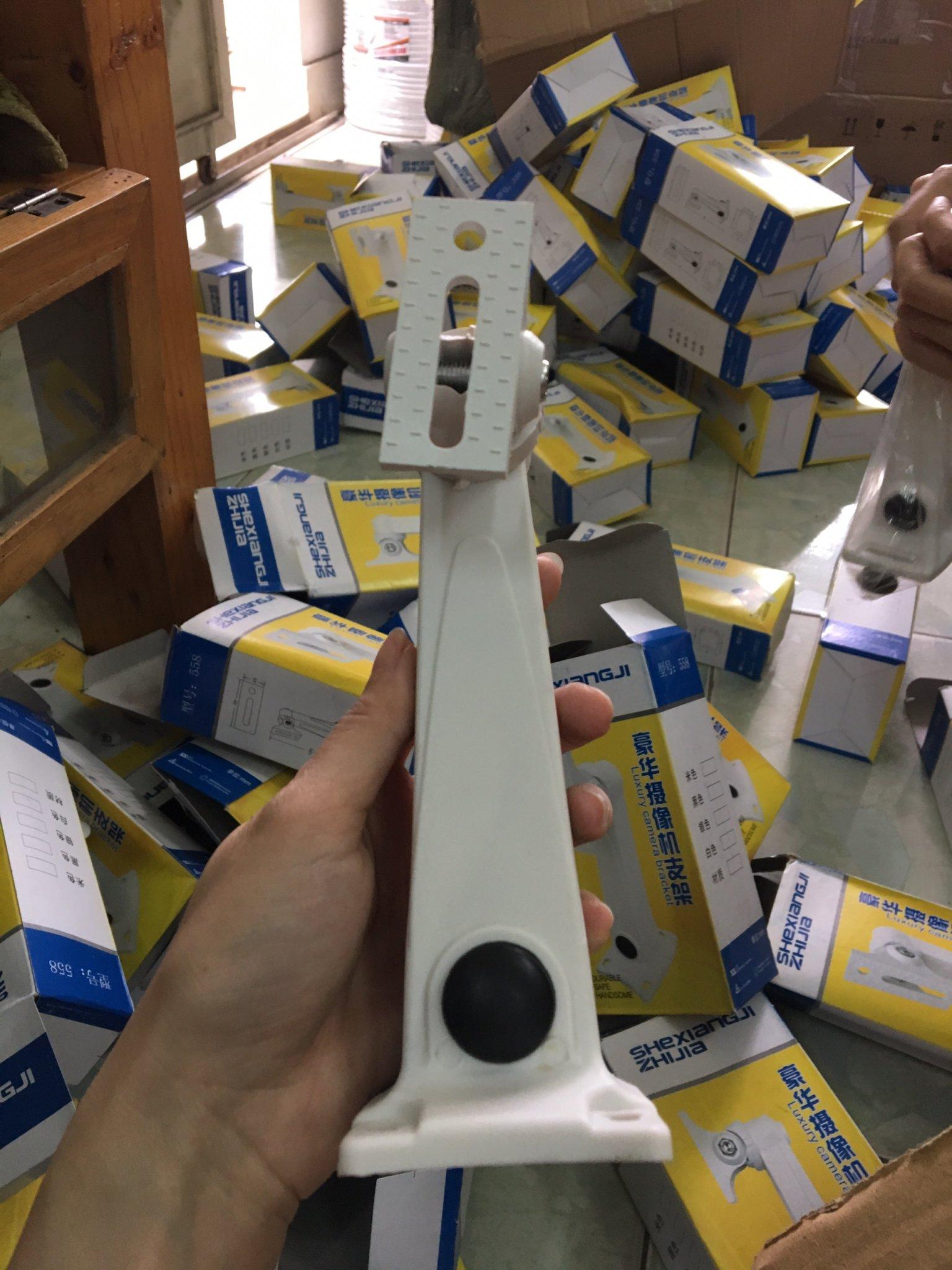 Chân đế camera yoosee ngoài trời