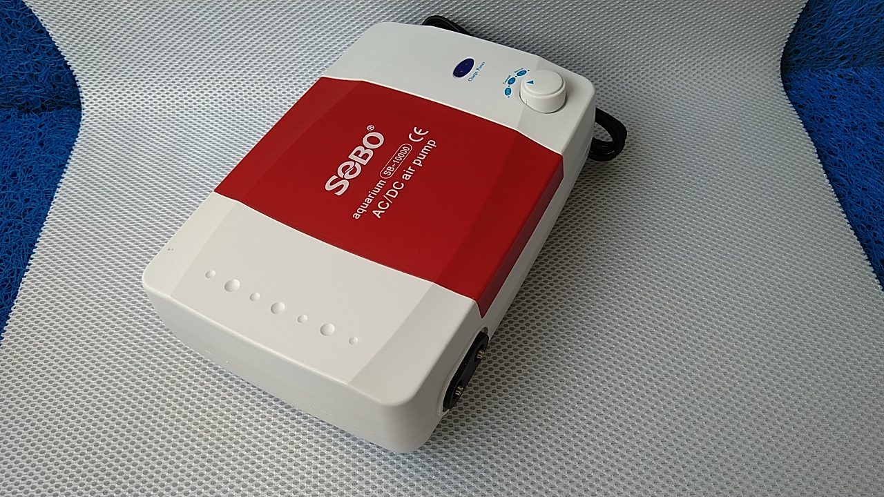 (Tặng phụ kiện) Máy thổi khí tích điện SOBO (SB-10000) dùng cho bể cá.