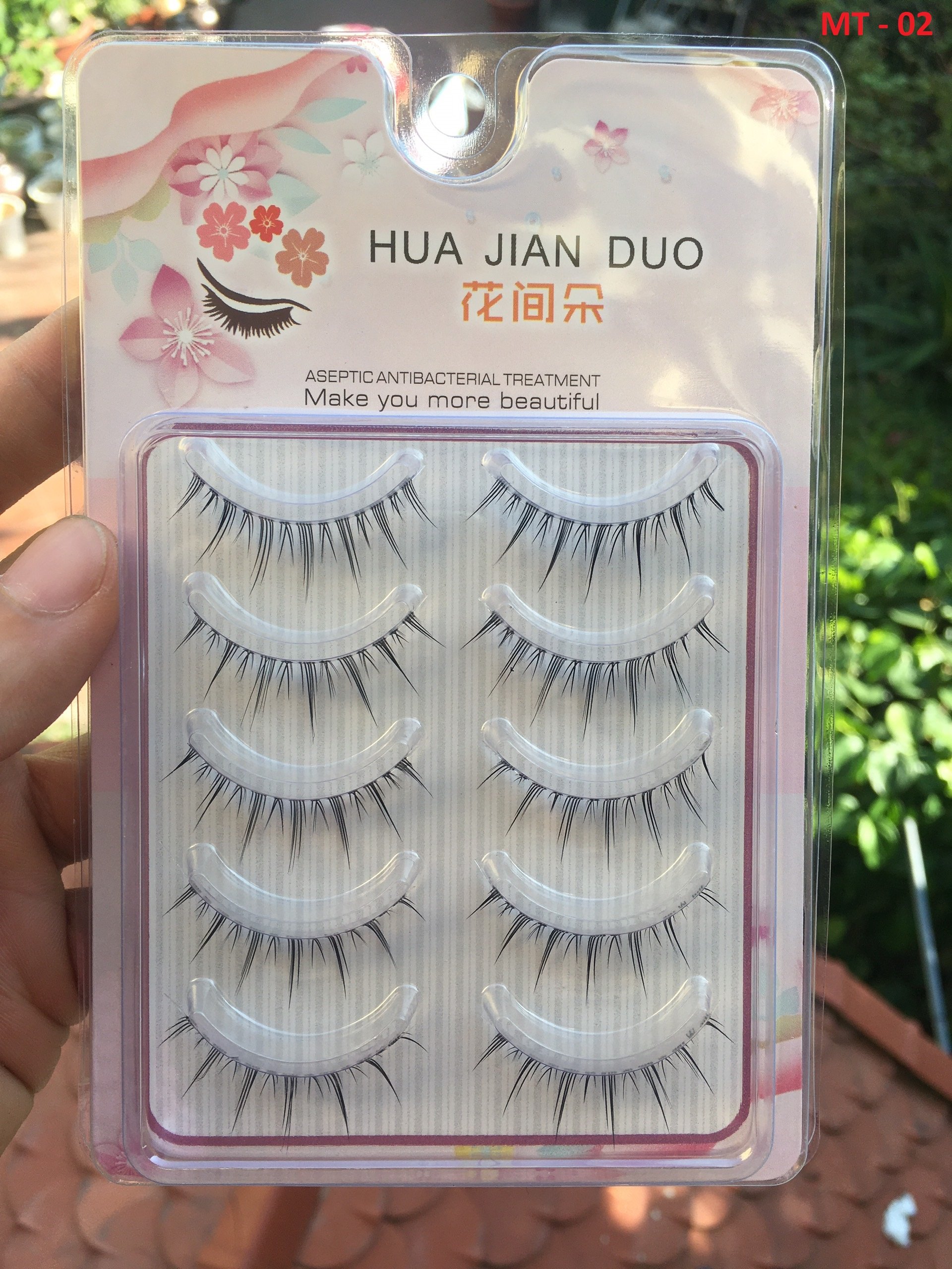 Lông mi giả gân trong Tự nhiên
