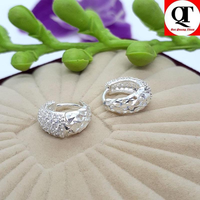 Bông tai nữ bạc thật kiểu khuyên tròn đeo sát tai gắn đá tấm sáng bóng rất thích hợp đeo tại các buổi dạ tiệc , làm quà tặng thương hiệu Bạc Quang Thản - QTBT19(BẠC)