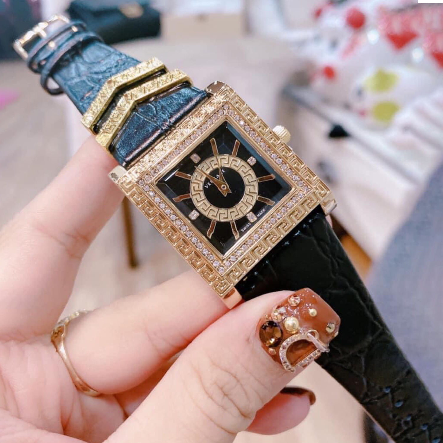 [Siêu Phẩm] Đồng hồ nữ Versace dây da mặt vuông đính sang trọng quý phái JPWATCH68