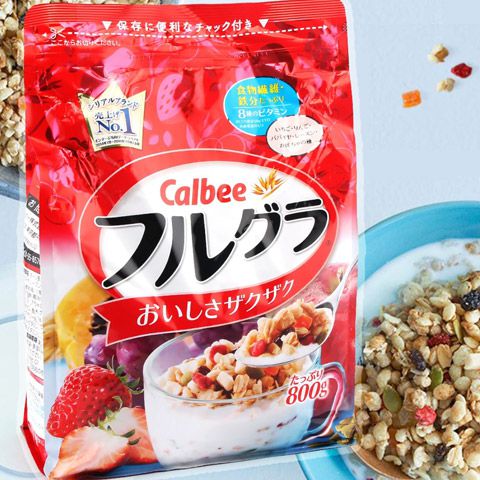 Ngũ Cốc Trái Cây Calbee Nhật Bịch Đỏ 750g