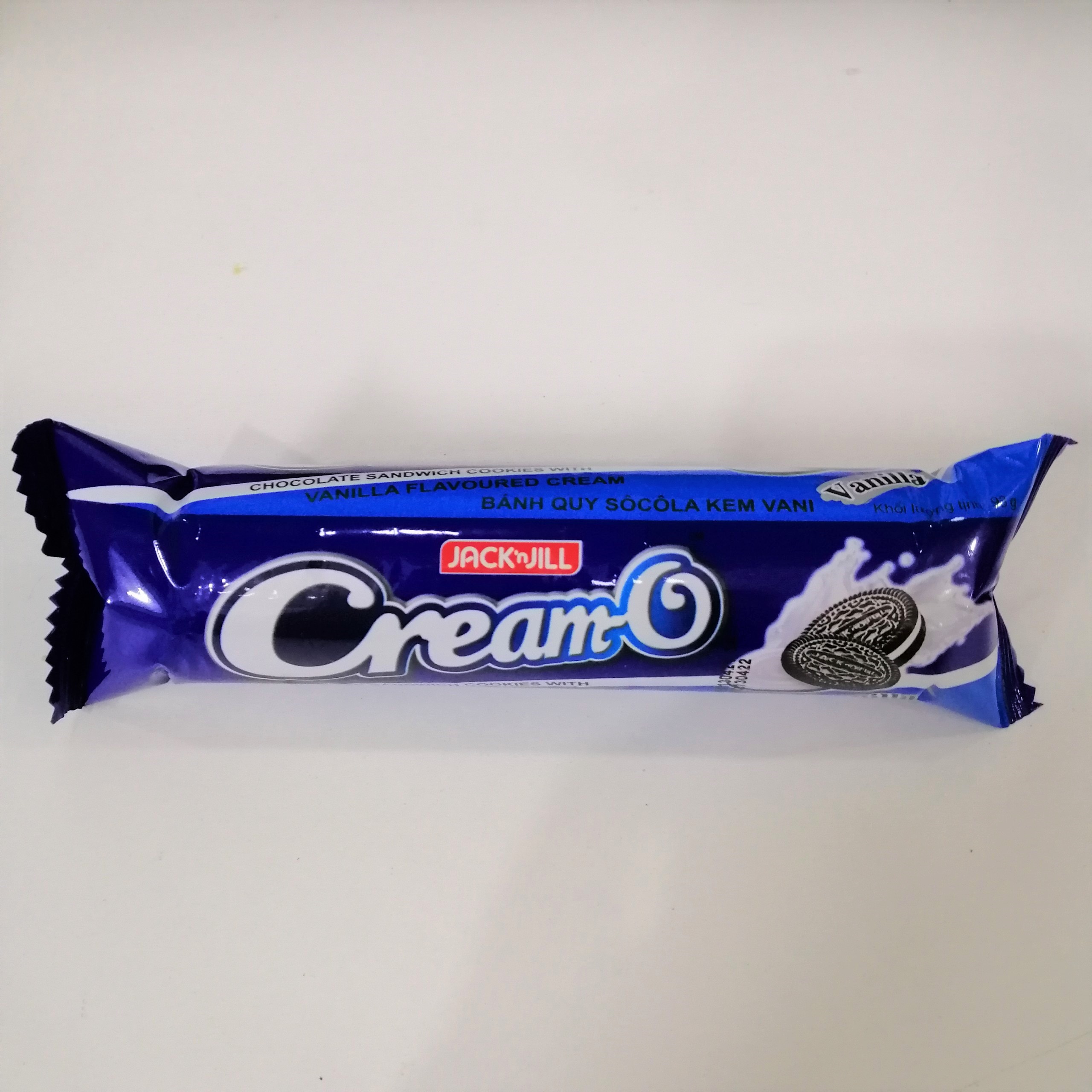 Bánh Quy Cream-O Sôcôla Kem Vani (Cây 125g - Xanh Dương)