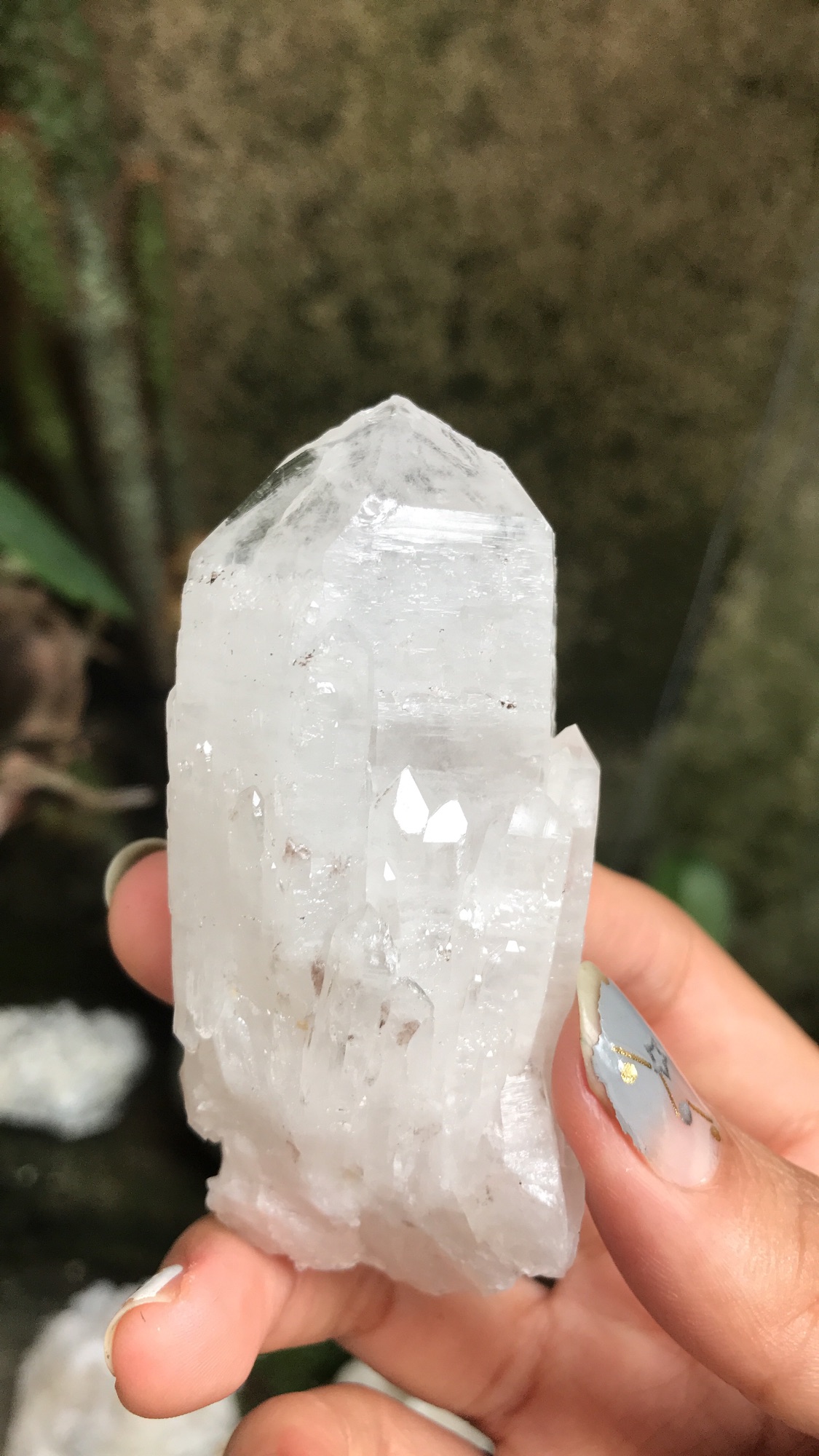 Đá Thạch Anh trắng dạng búp sưu tầm S28