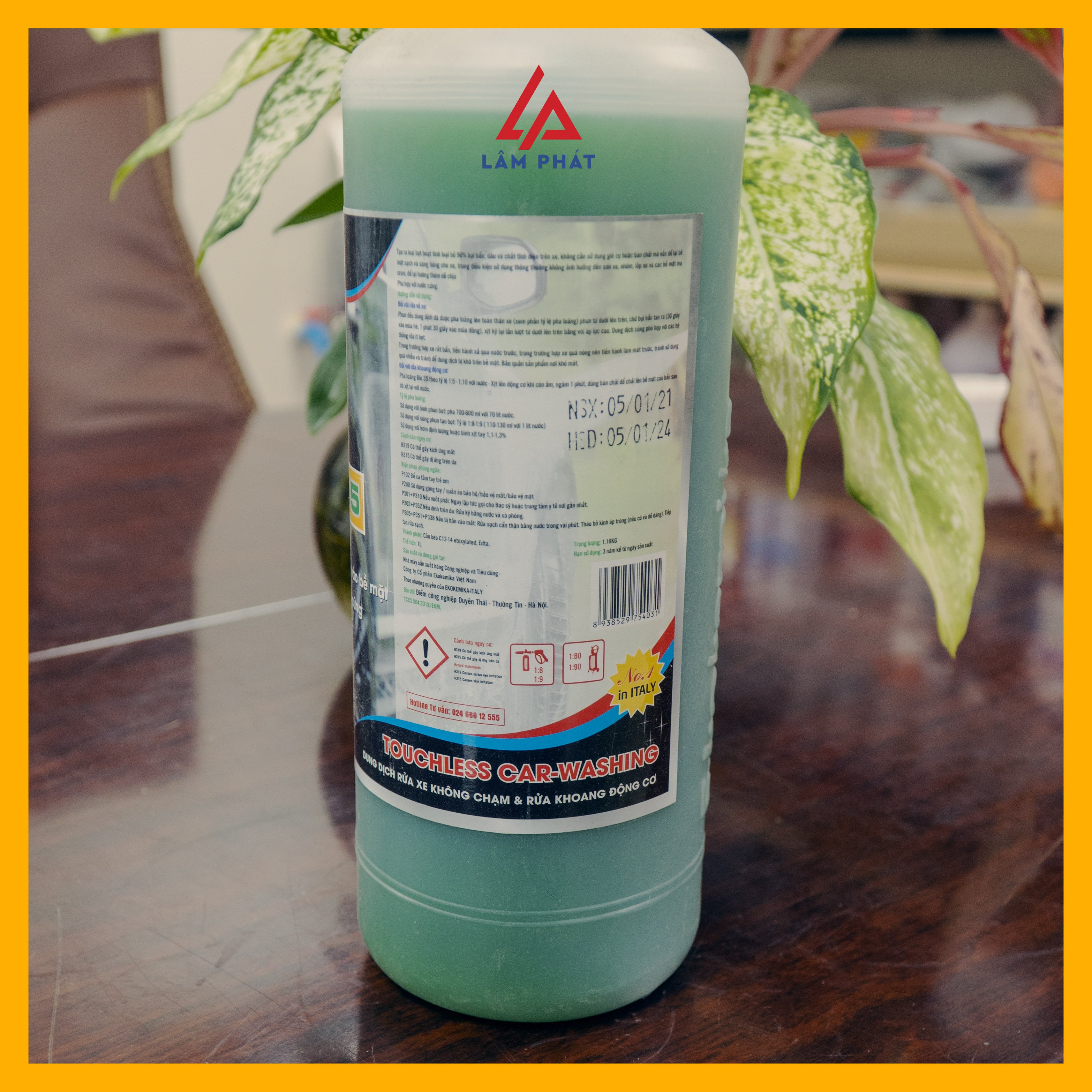 Dung dịch rửa xe không chạm Ekokemika Bio35 chai 1L
