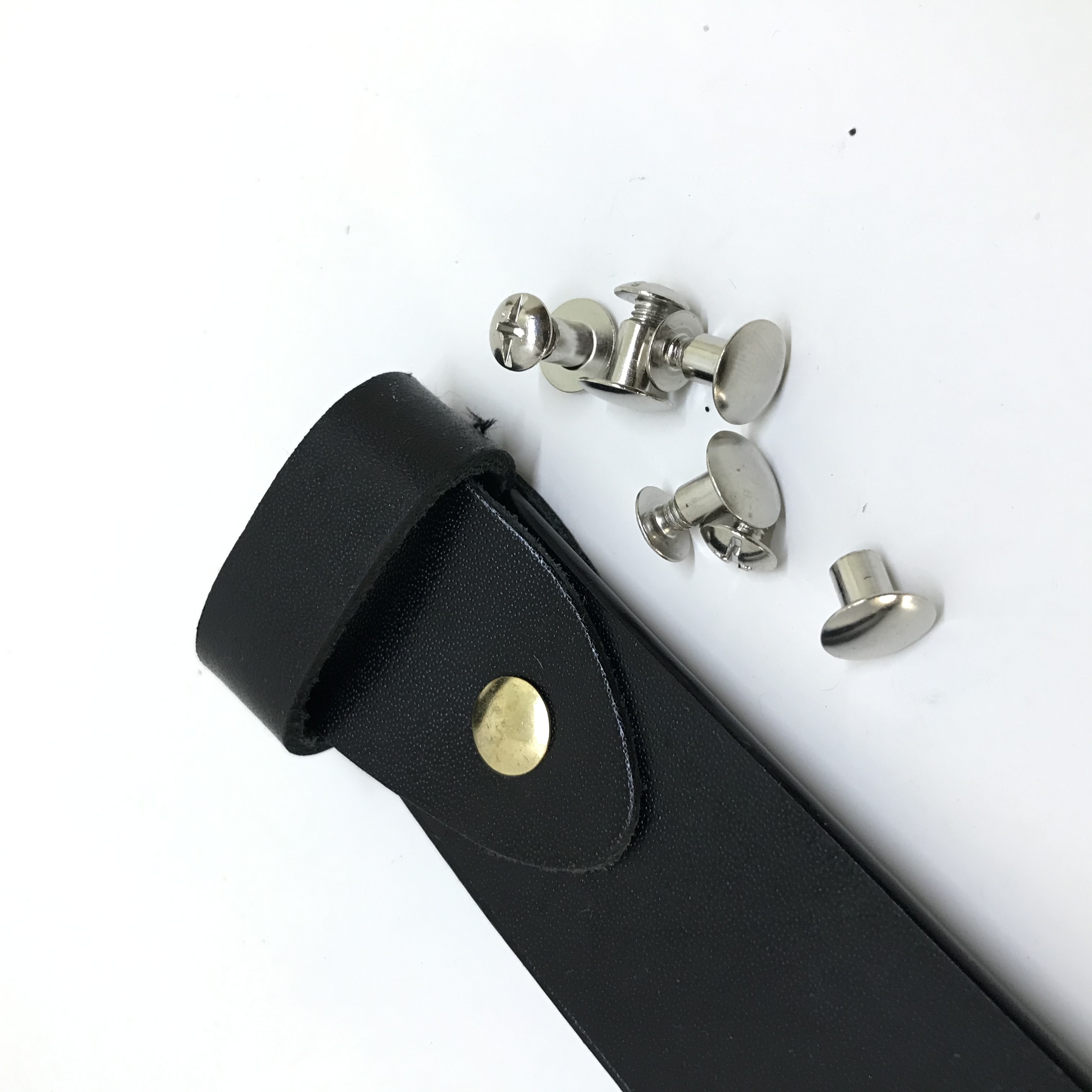 ốc vít gắn khóa dây lưng/túi xách  - bịch 100 ốc