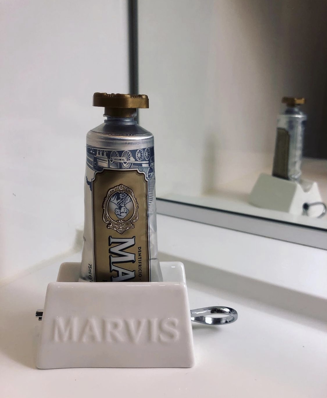 Kem Đánh Răng Marvis Limited Edition Royal 75ml